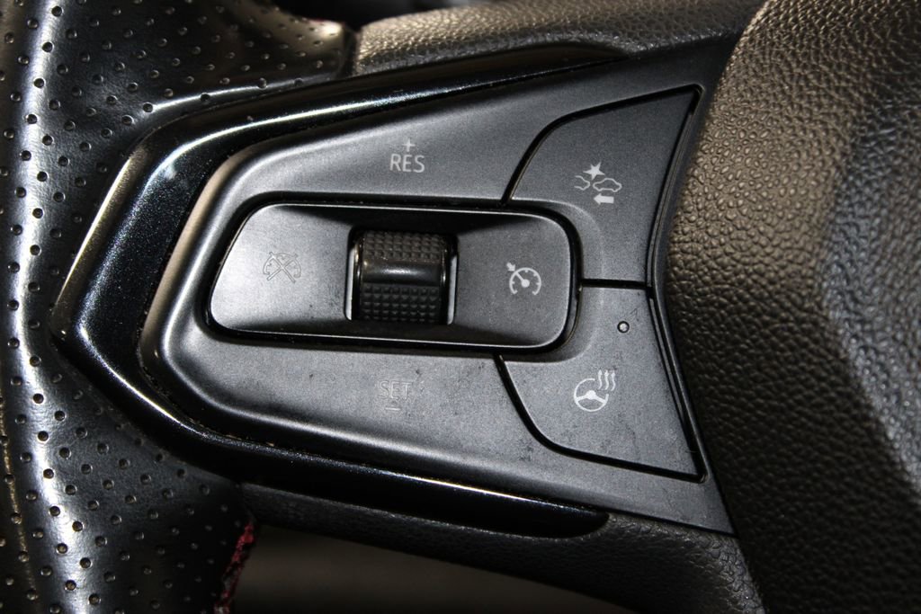 Used 2024 Chevrolet Trax RS w/ Driver Confidence Package image 34