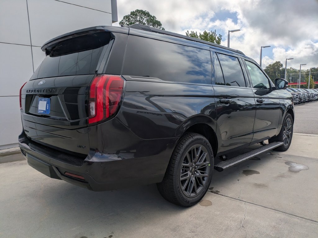 New 2027 Ford Expedition Max Platinum w/ Stealth Appearance Package AWD/4WD image 4