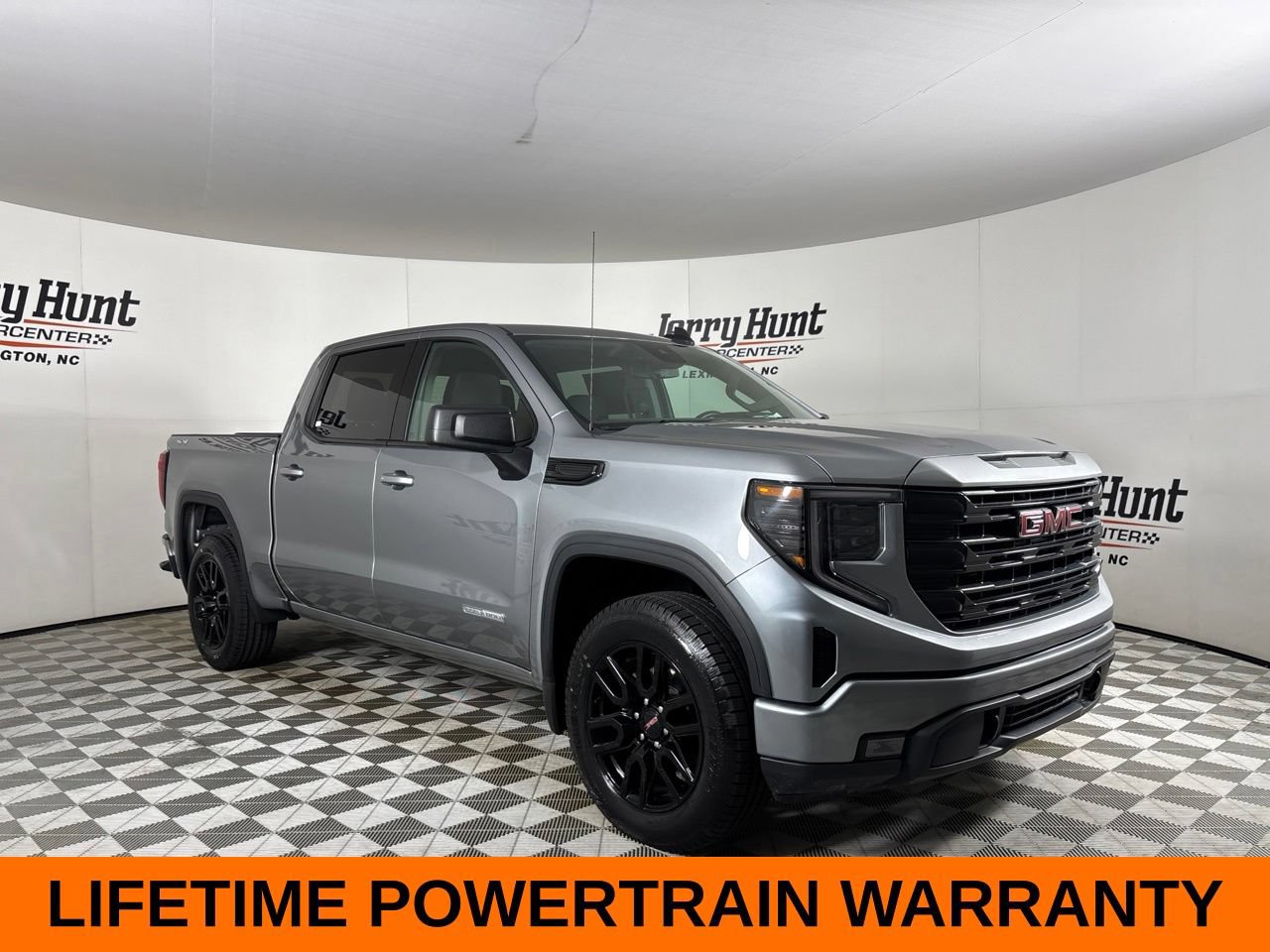Used 2024 GMC Sierra 1500 Elevation AWD/4WD image 4