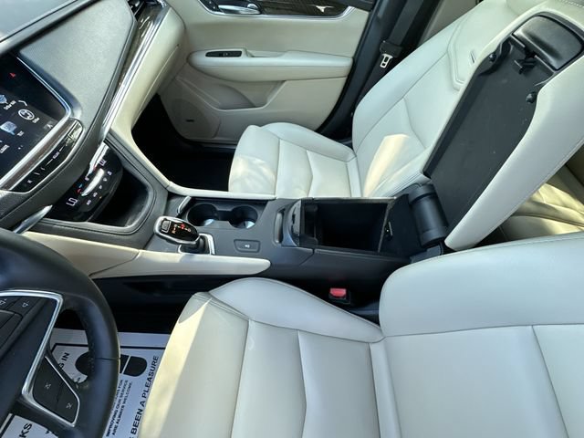 Certified 2019 Cadillac XT5 FWD image 28