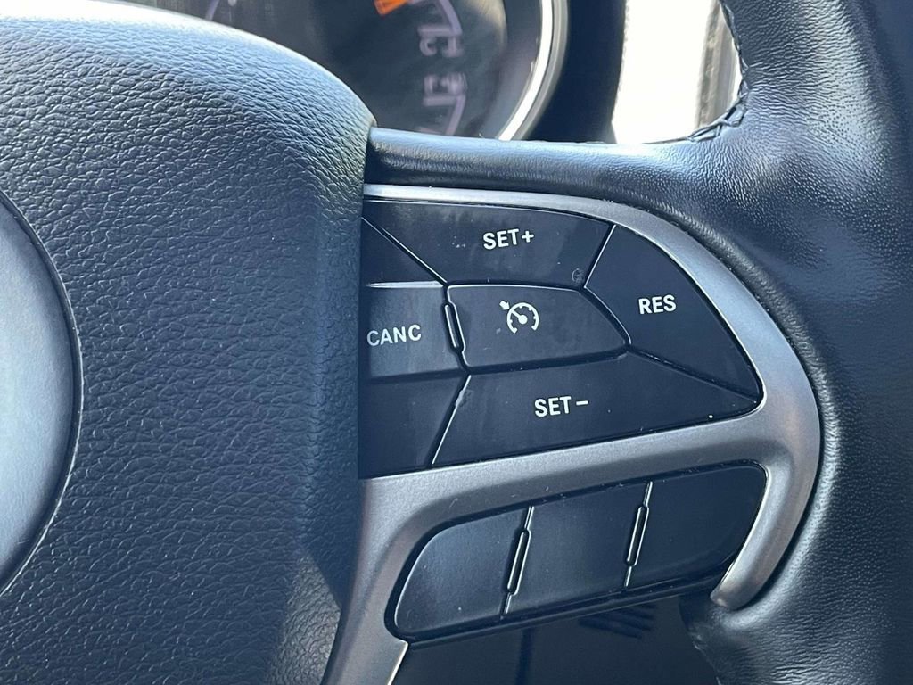 Used 2019 Jeep Grand Cherokee Limited w/ Luxury Group II AWD/4WD image 31