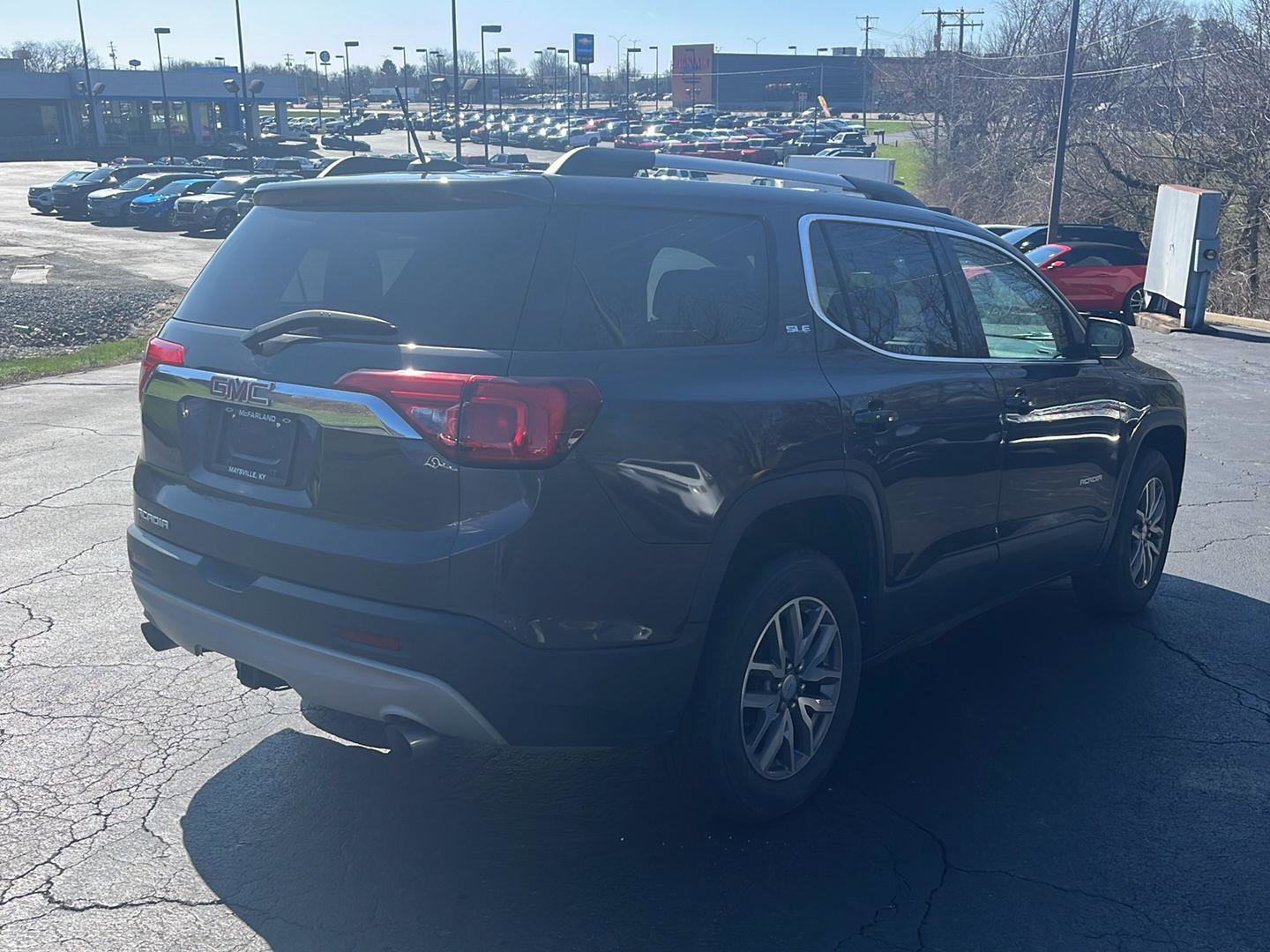 Used 2017 GMC Acadia SLE w/ Driver Alert Package I FWD image 5