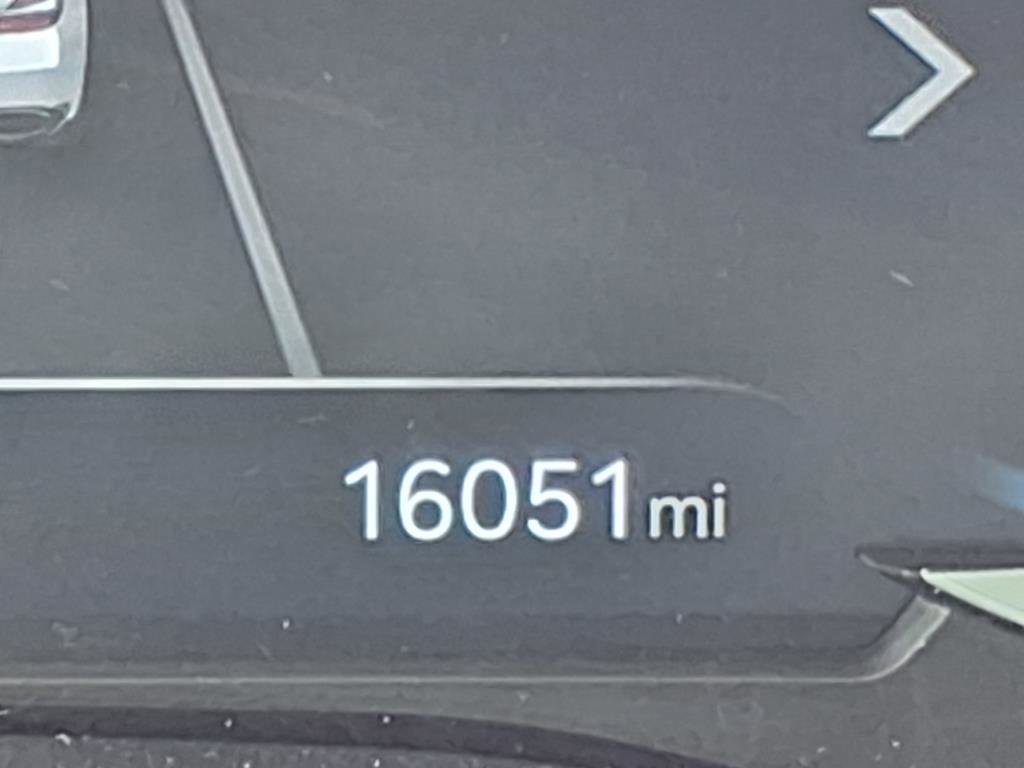 Used 2025 Genesis G70 2.5T image 26