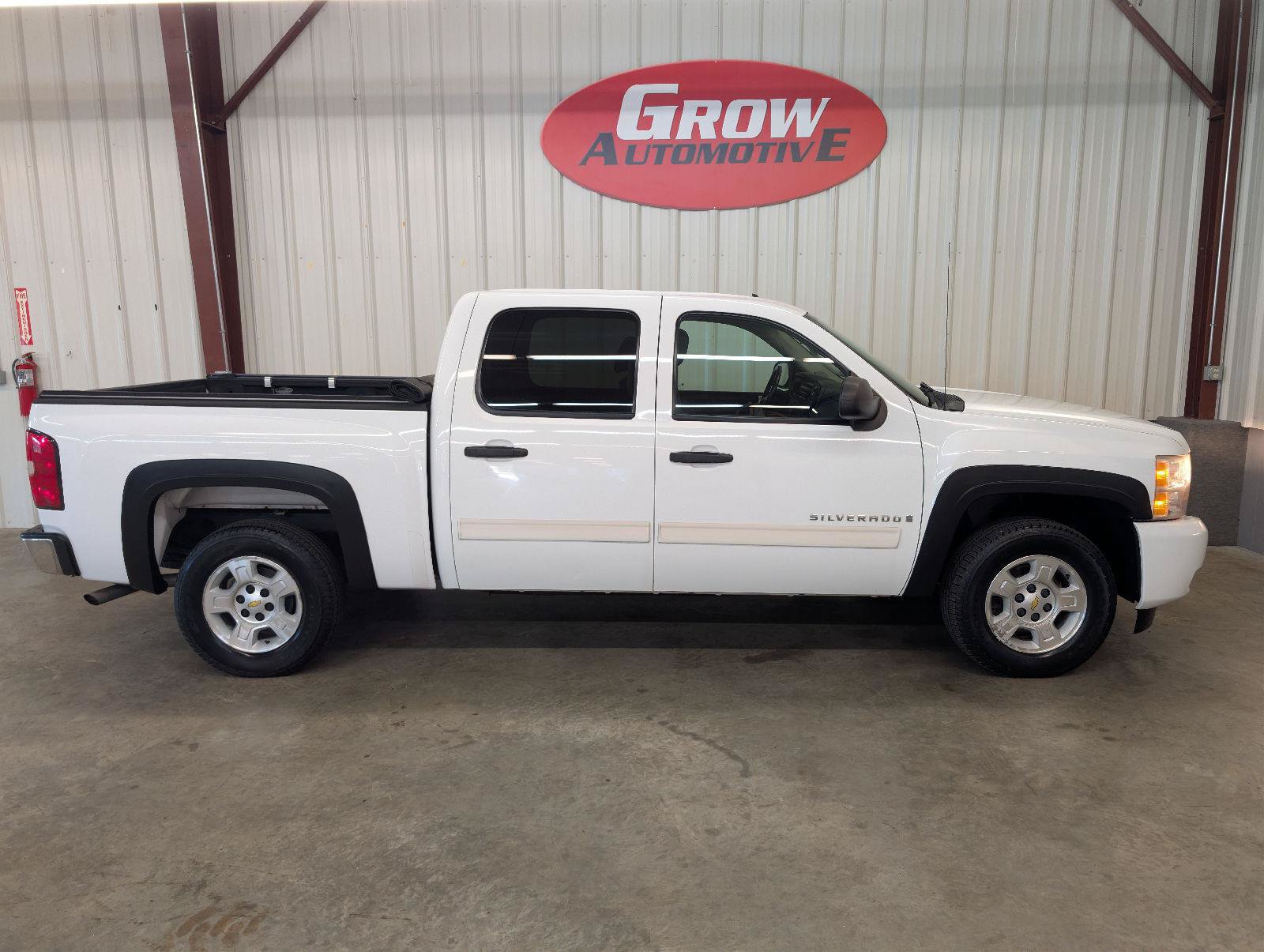 Used 2009 Chevrolet Silverado 1500 2WD Crew Cab w/ Exterior Plus Package image 11