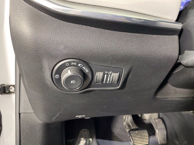 Used 2023 Jeep Compass Limited w/ Elite Group AWD/4WD image 32