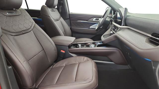 New 2026 Ford Explorer Platinum w/ LUX Leather Package image 26