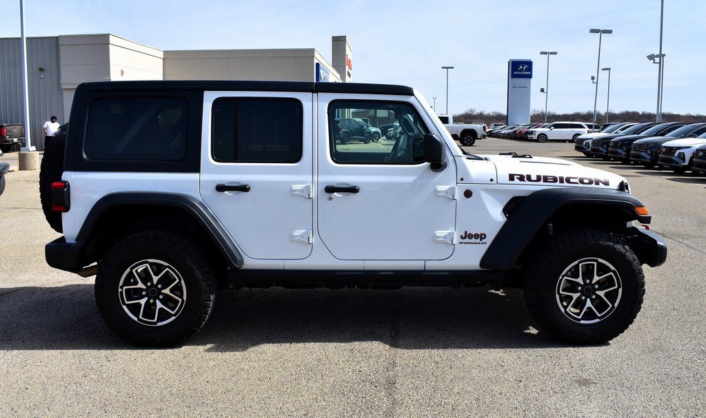 Used 2025 Jeep Wrangler Unlimited Rubicon image 2