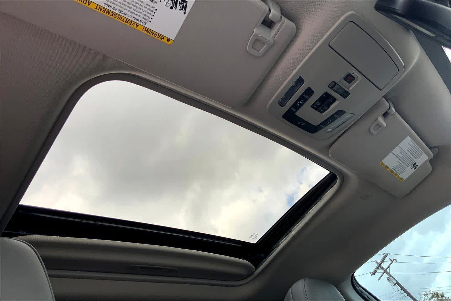 Used 2022 Toyota Sienna XLE FWD image 14