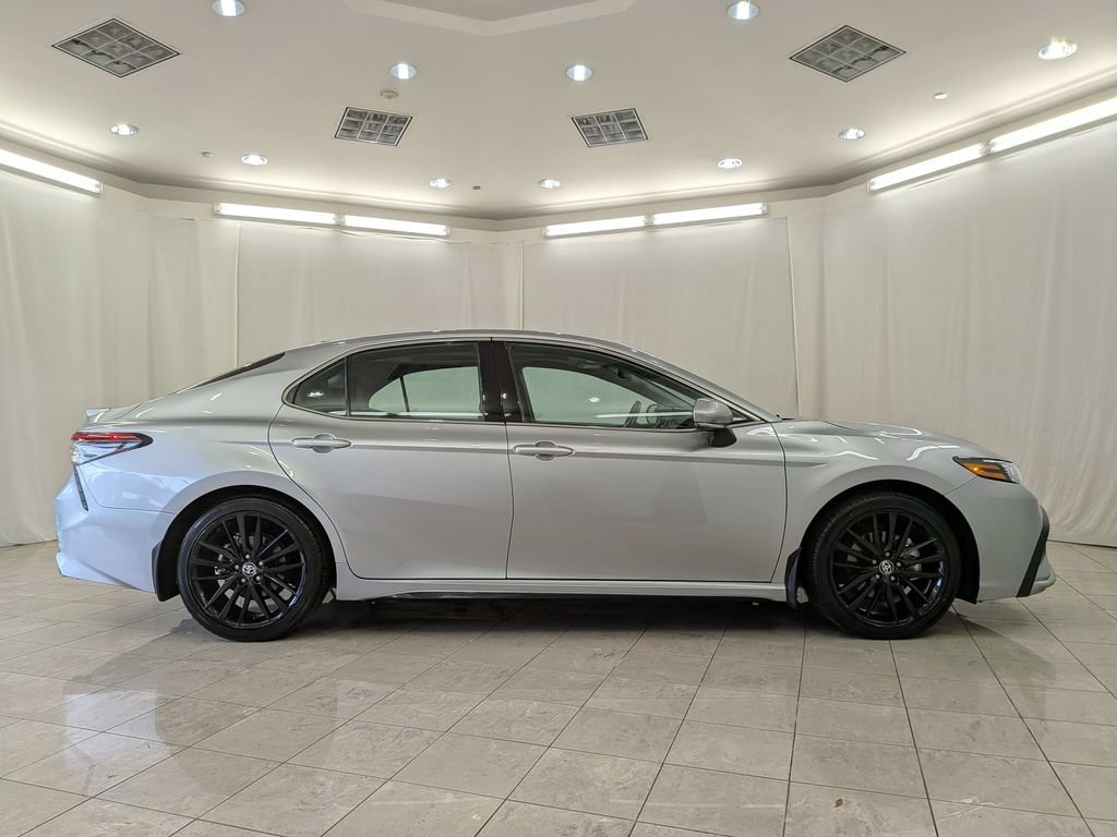 Used 2024 Toyota Camry XSE FWD image 11