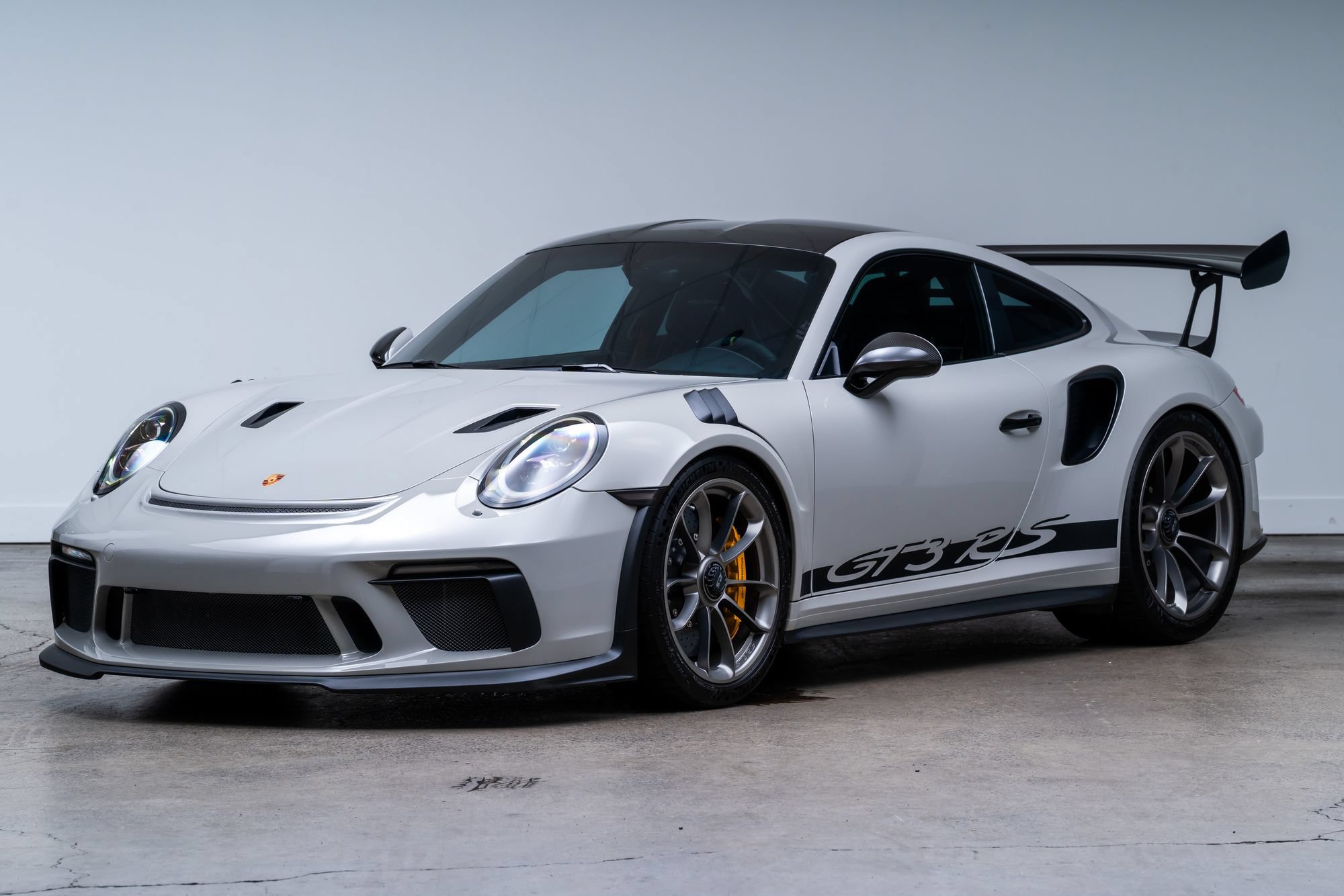 Used 2019 Porsche 911 GT3 RS RWD image 3