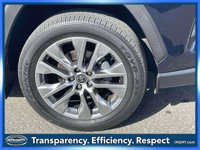 Used 2023 Toyota RAV4 XLE Premium AWD/4WD image 9