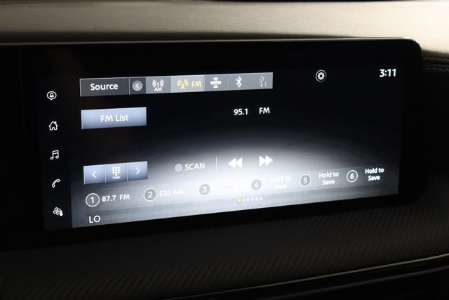 Used 2025 Nissan Kicks SR FWD image 29
