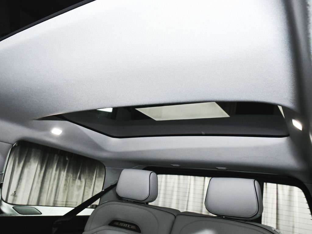 Used 2025 Rivian R1S Adventure image 57