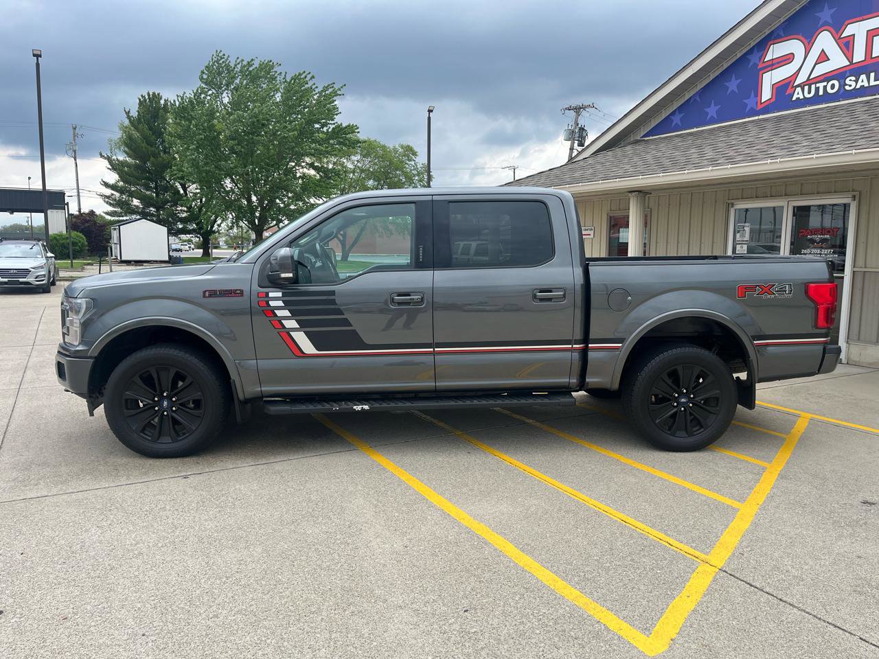 Used 2019 Ford F150 Lariat w/ Equipment Group 502A Luxury AWD/4WD image 4