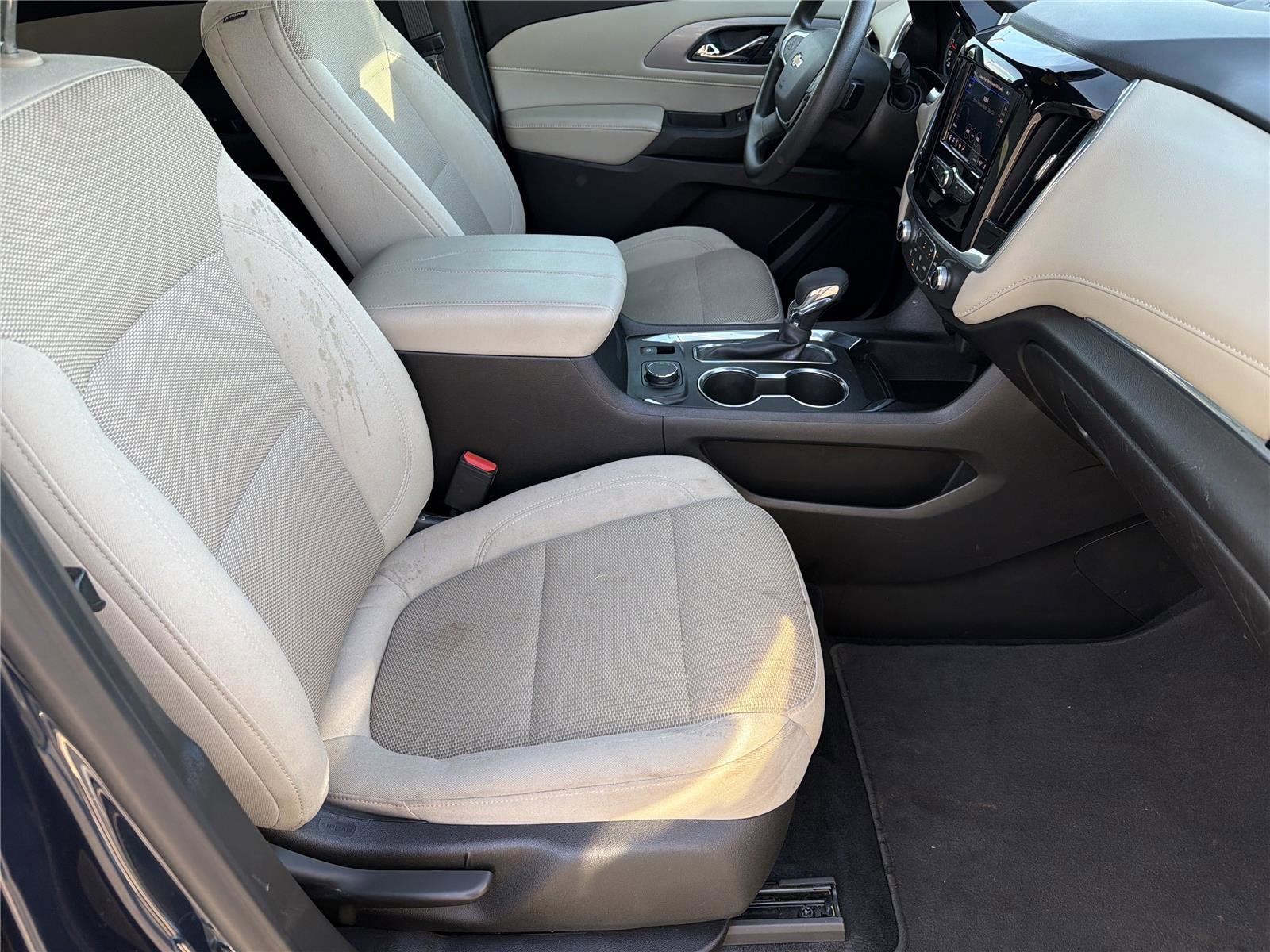 Used 2022 Chevrolet Traverse LS FWD image 12