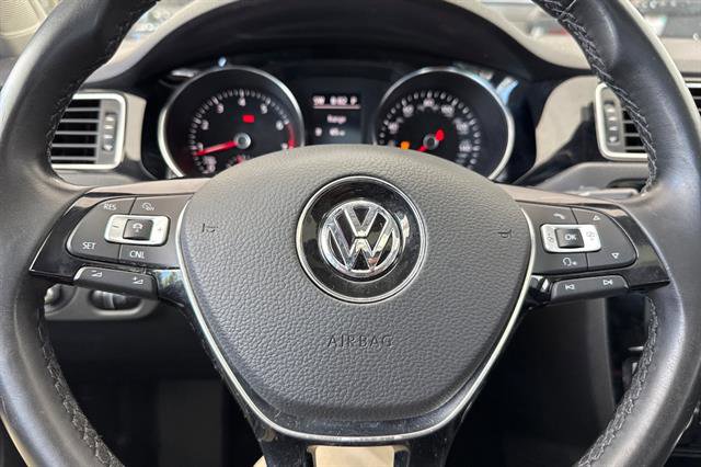Used 2017 Volkswagen Jetta SEL FWD image 23