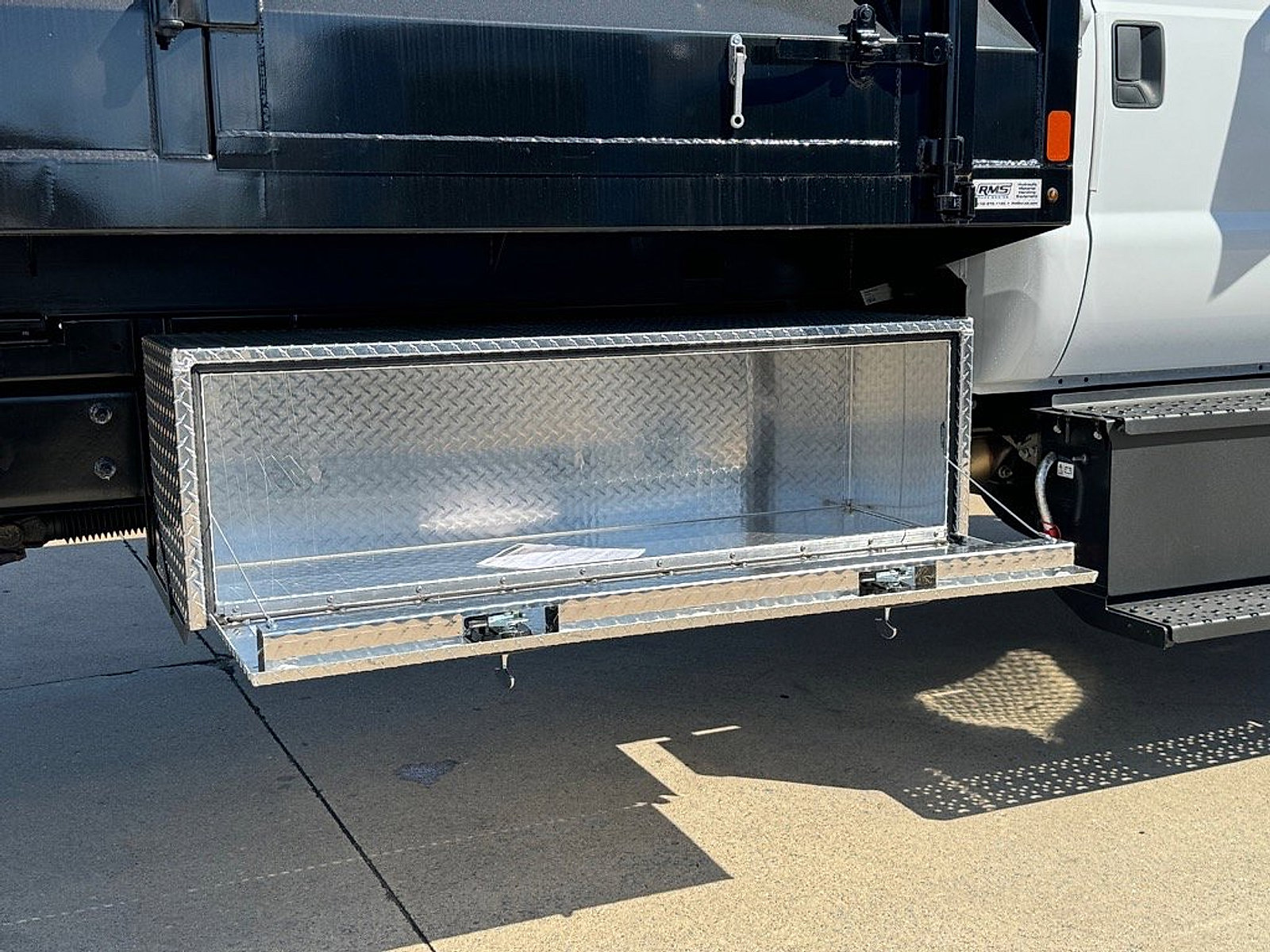 New 2025 Ford F650 2WD Regular Cab Super Duty image 9