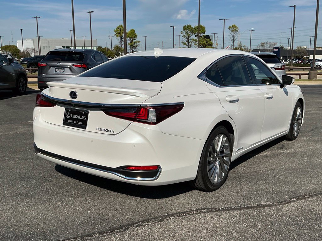 Used 2019 Lexus ES 300h FWD image 3