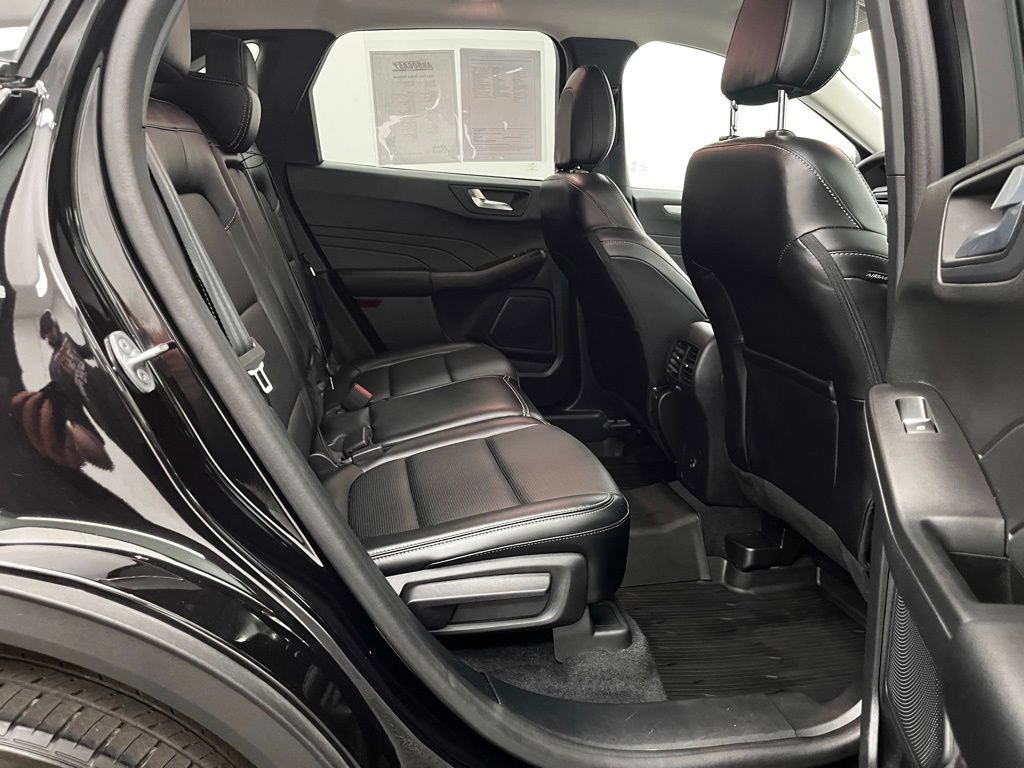 Used 2023 Ford Escape Platinum AWD/4WD image 36