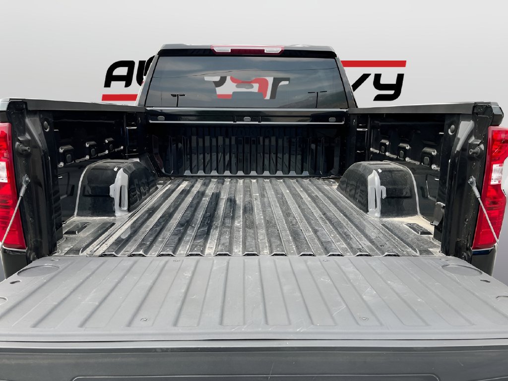 Used 2025 Chevrolet Silverado 1500 LT AWD/4WD image 27