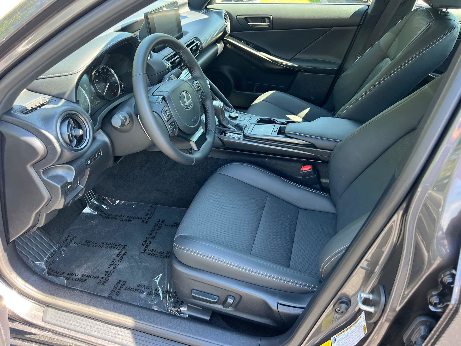 Used 2025 Lexus IS 350 F Sport image 10