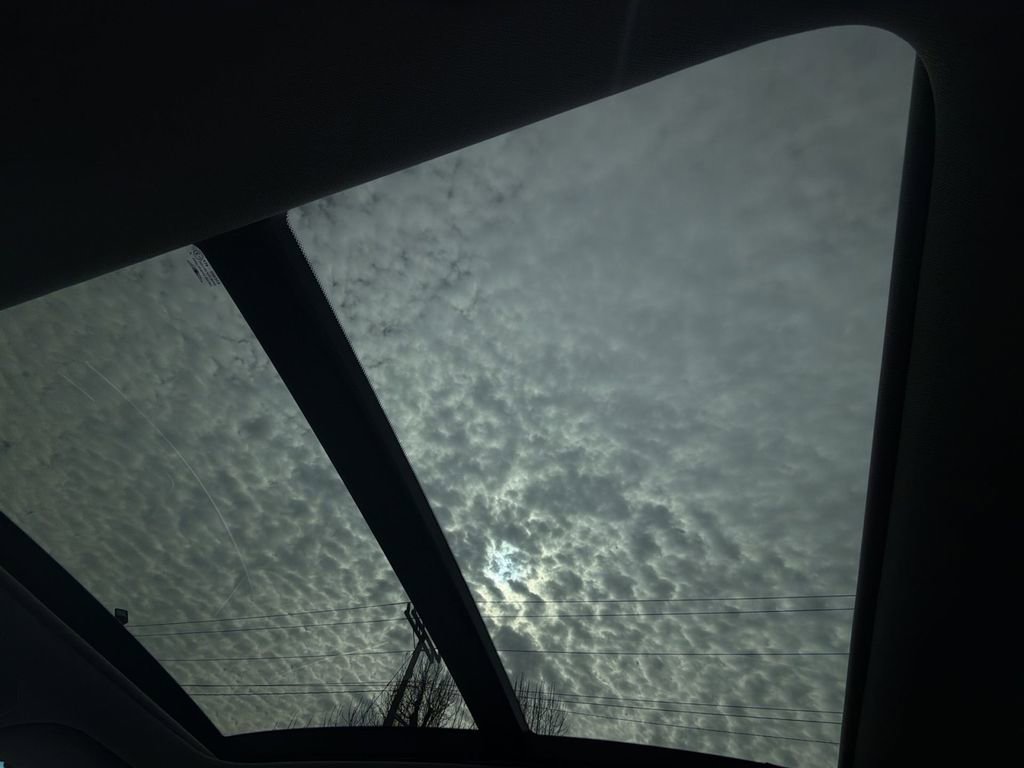 Used 2017 Genesis G80 3.8 w/ Option Group 02 image 24