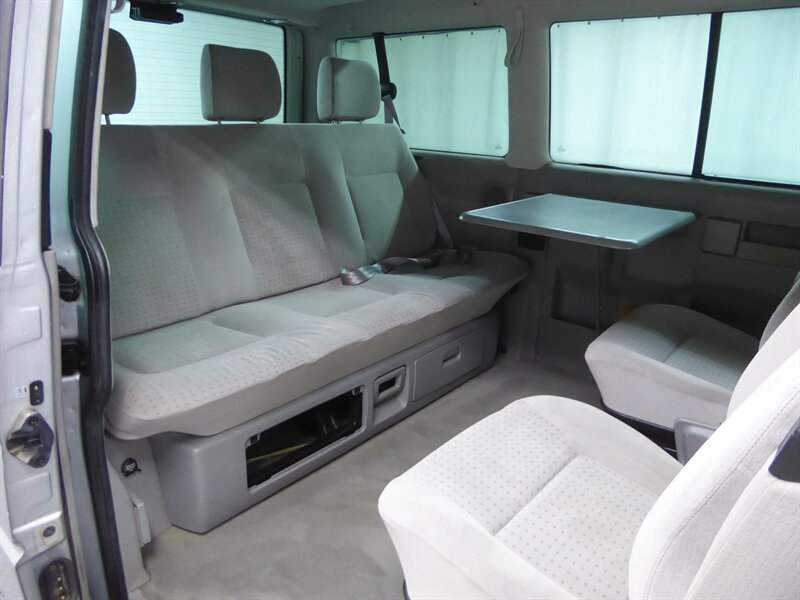 Used 2002 Volkswagen Eurovan MV FWD image 23