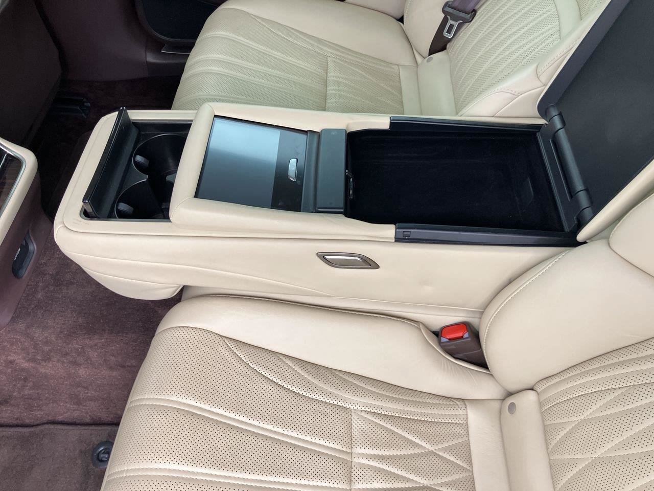 Used 2018 Lexus LS 500h w/ Luxury Package RWD image 28