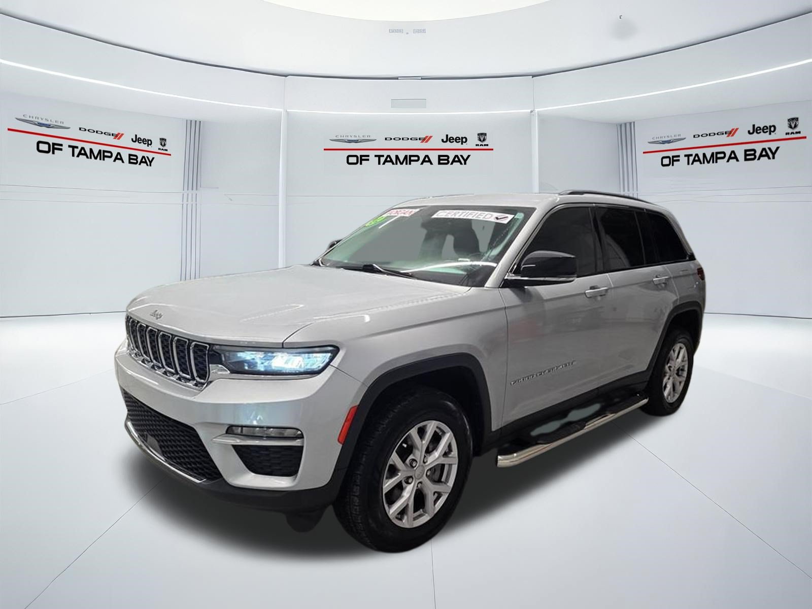 Used 2022 Jeep Grand Cherokee Limited RWD image 2