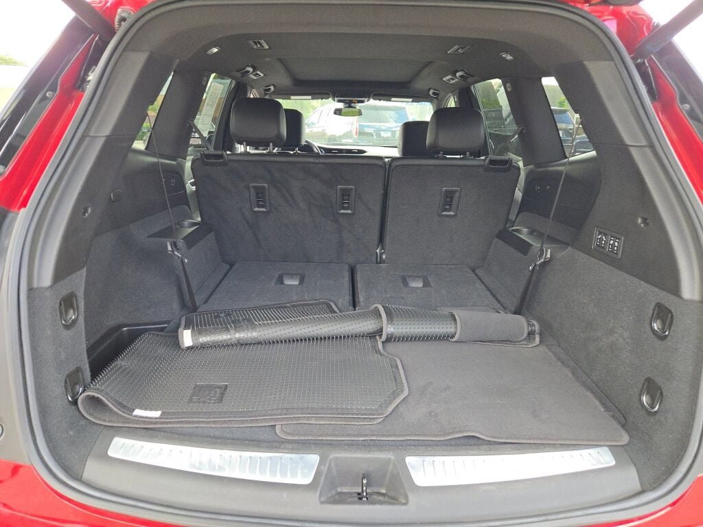 Used 2023 Cadillac XT6 Premium Luxury image 19