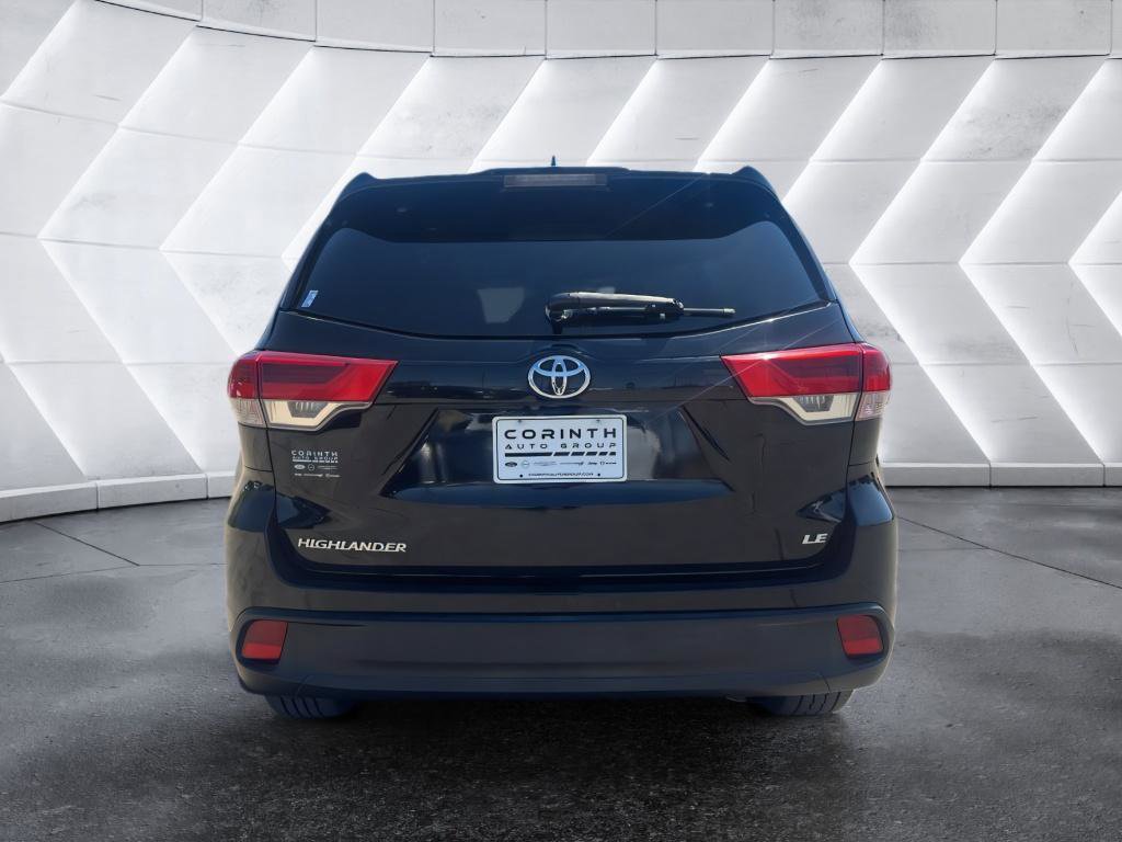 Used 2018 Toyota Highlander Plus FWD image 6