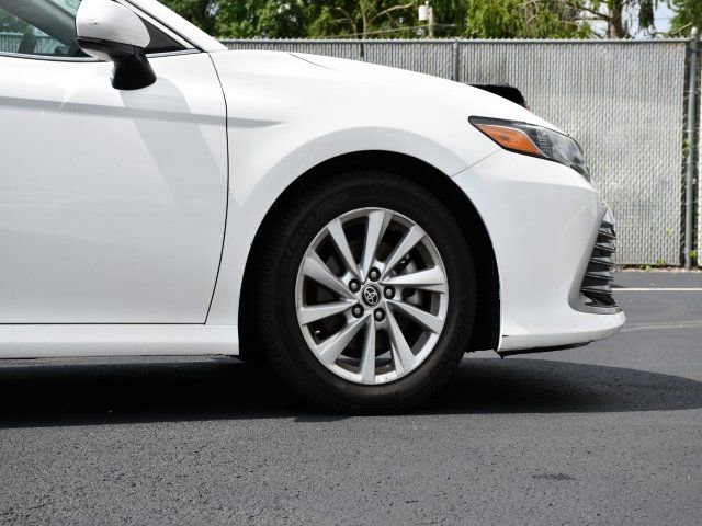 Used 2021 Toyota Camry LE AWD/4WD image 9
