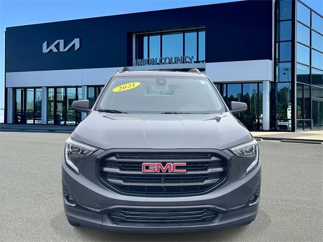 Used 2021 GMC Terrain SLT w/ Elevation Edition image 8