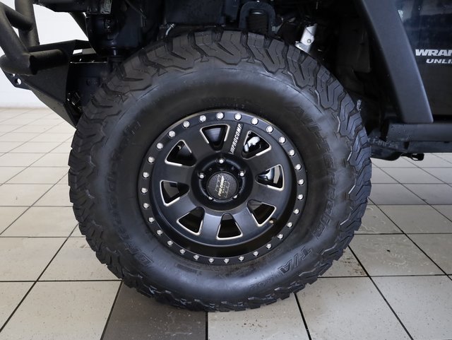 Used 2015 Jeep Wrangler Unlimited Rubicon w/ Max Tow Package image 16