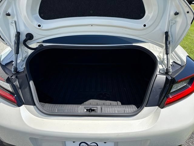 Used 2022 Toyota GR86 Premium w/ ALL Weather Mat Package (TMS) RWD image 18