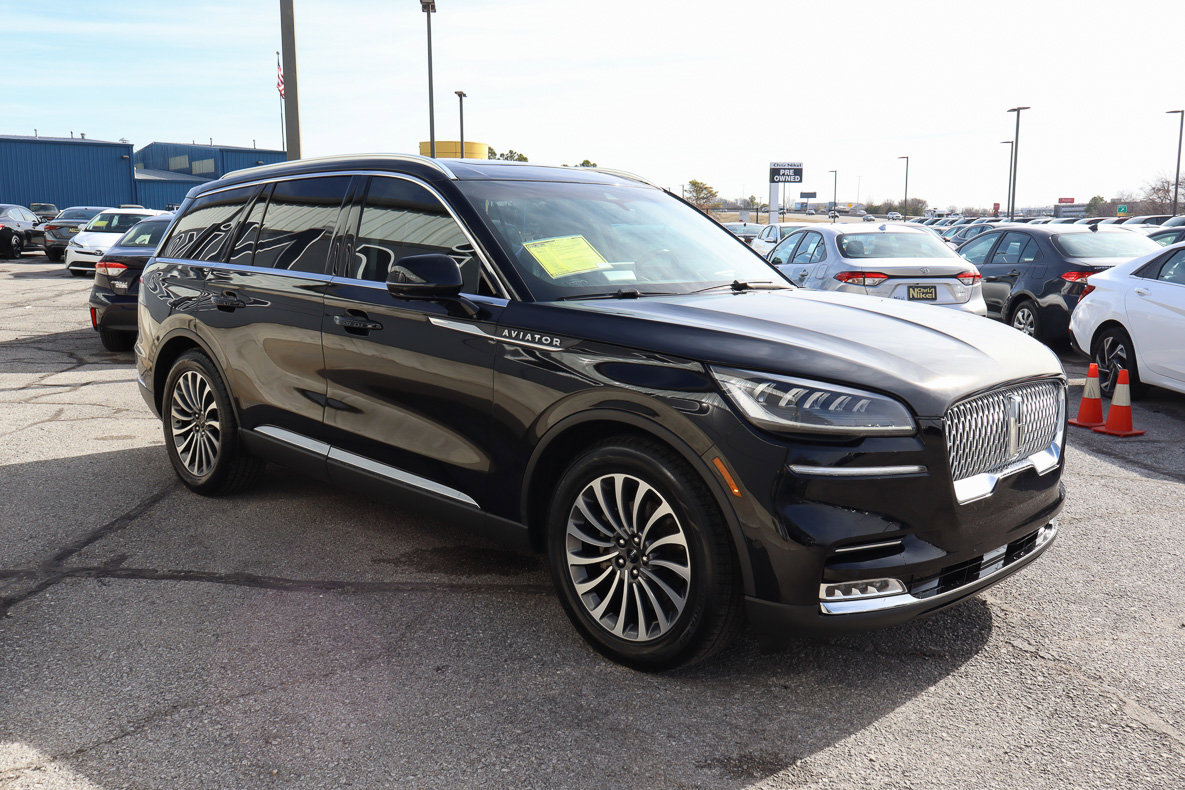 Used 2020 Lincoln Aviator Reserve w/ Equipment Group 201A image 3