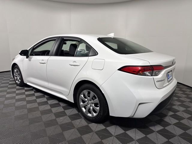 Used 2024 Toyota Corolla LE FWD image 5
