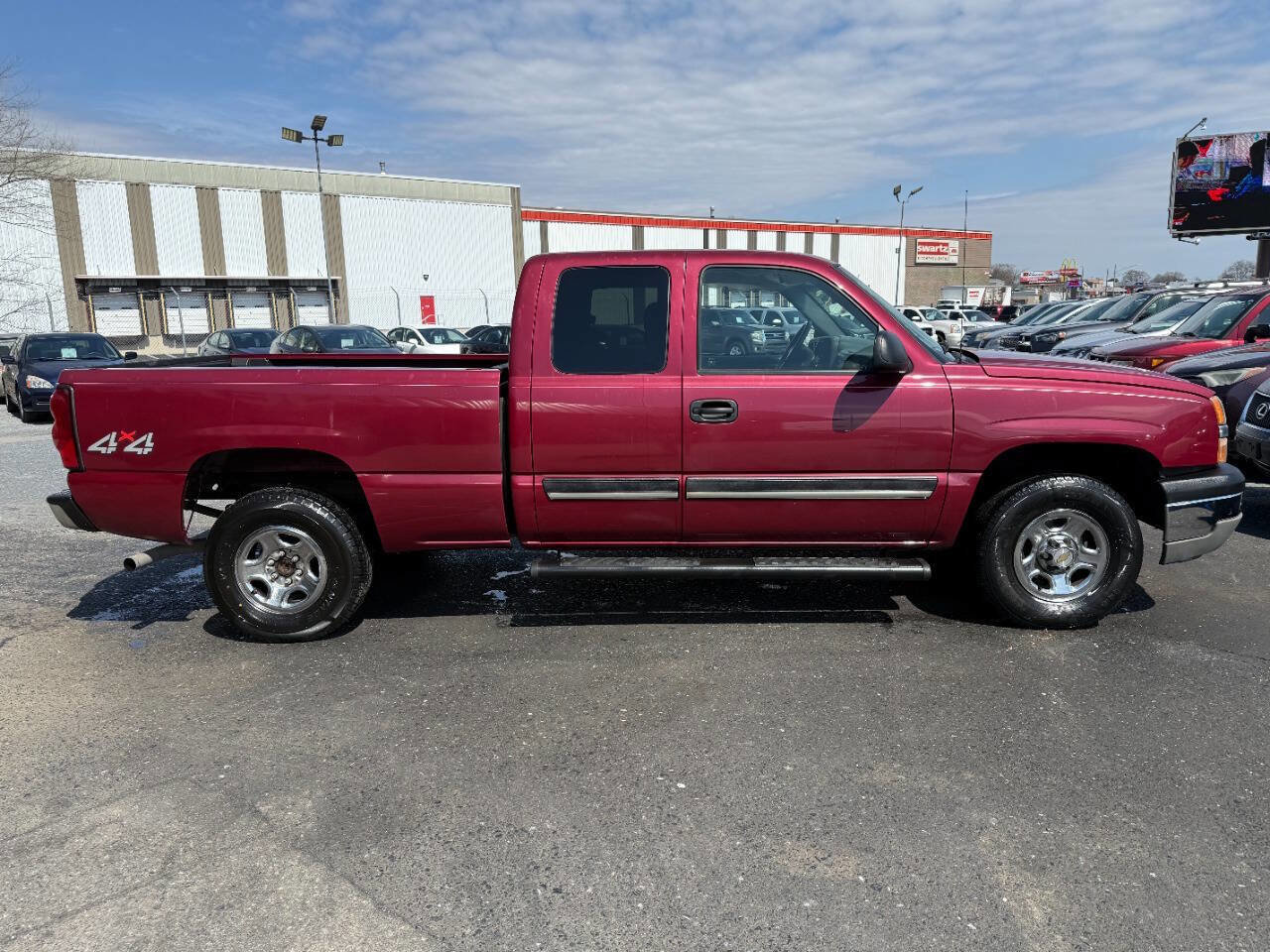Used 2004 Chevrolet Silverado 1500 LS image 4