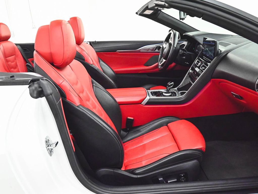 Used 2024 BMW 840i Convertible w/ M Sport Professional Package image 28