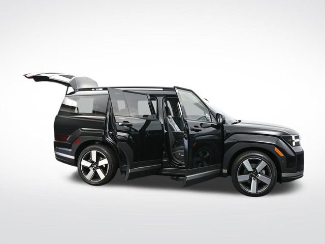 Used 2025 Hyundai Santa Fe Limited FWD image 39