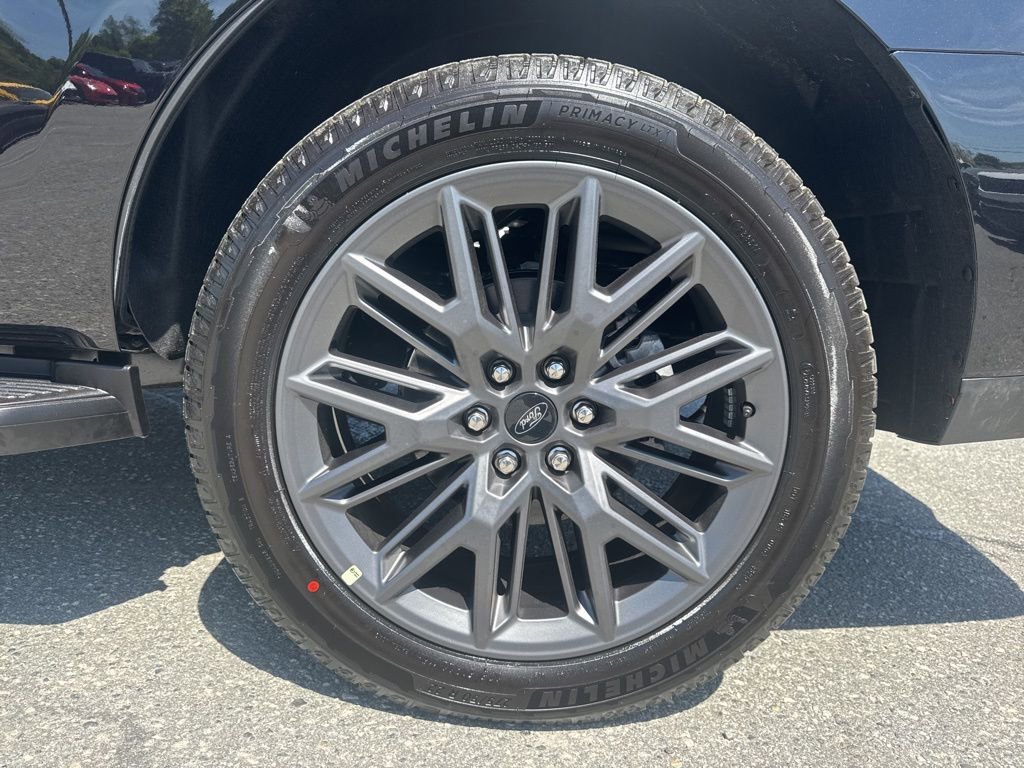 Used 2026 Ford Expedition Platinum w/ Stealth Appearance Package AWD/4WD image 34
