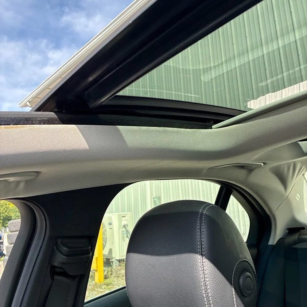 Used 2015 Mercedes-Benz C 300 4MATIC Sedan image 25