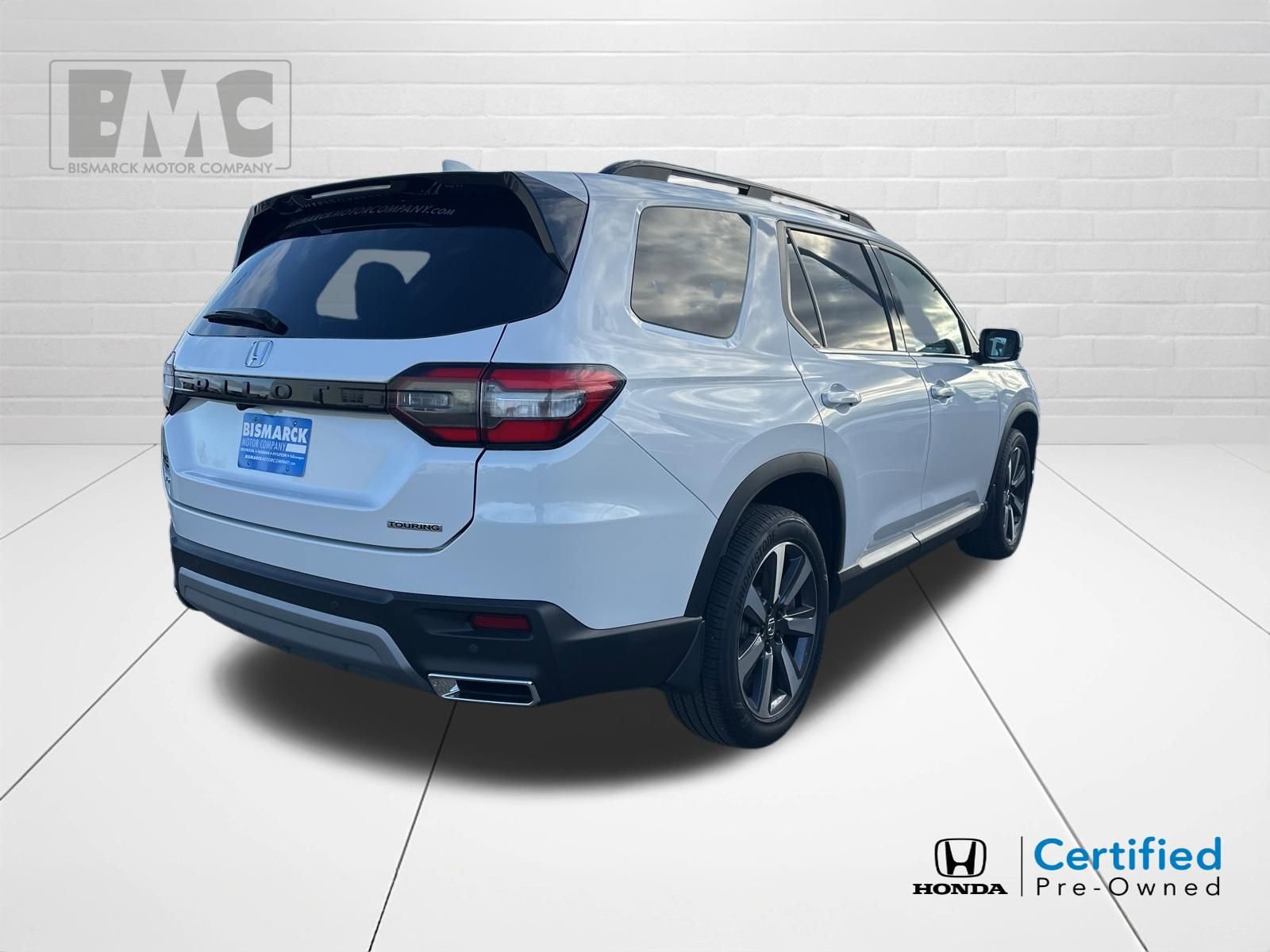 Used 2023 Honda Pilot Touring image 3