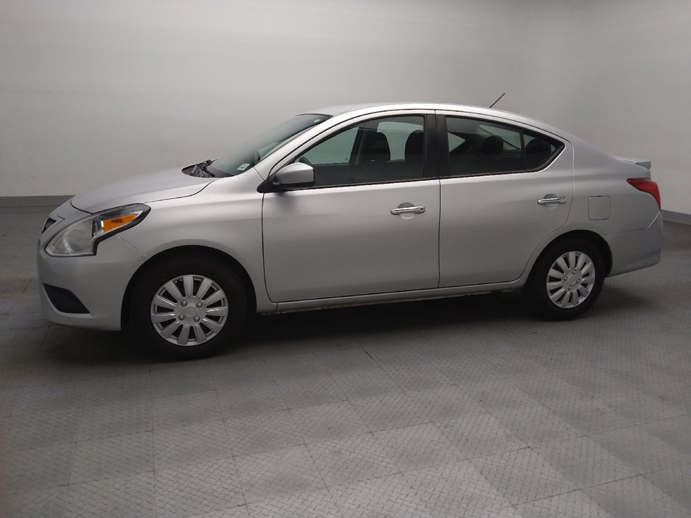 Used 2019 Nissan Versa SV FWD image 2