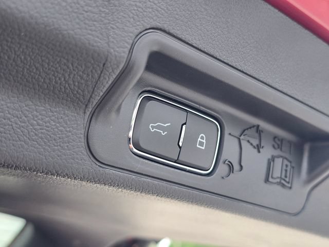 Used 2025 Ford Explorer ST AWD/4WD image 12