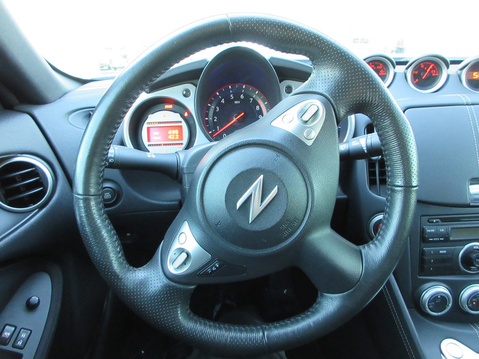 Used 2009 Nissan 370Z Touring w/ Sport Pkg image 27