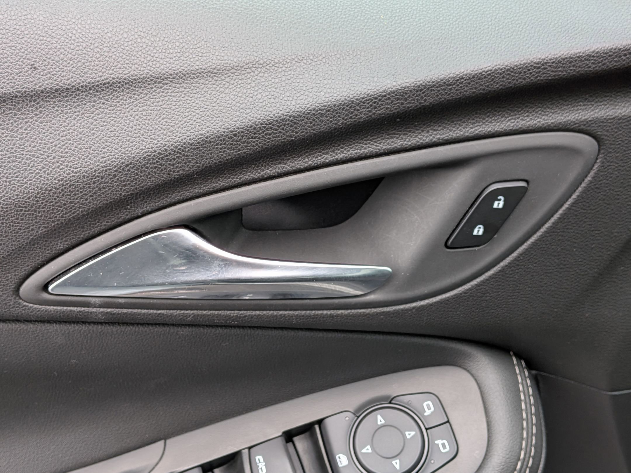Used 2025 Buick Encore GX Preferred FWD image 12