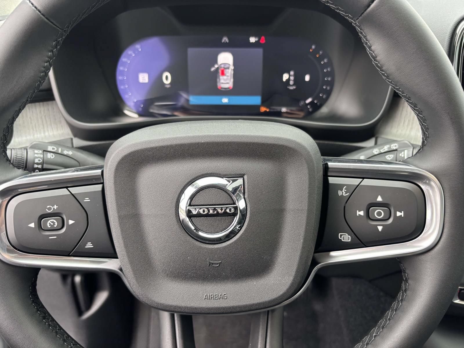 New 2026 Volvo XC40 B5 Plus w/ Protection Package Premier AWD/4WD image 16