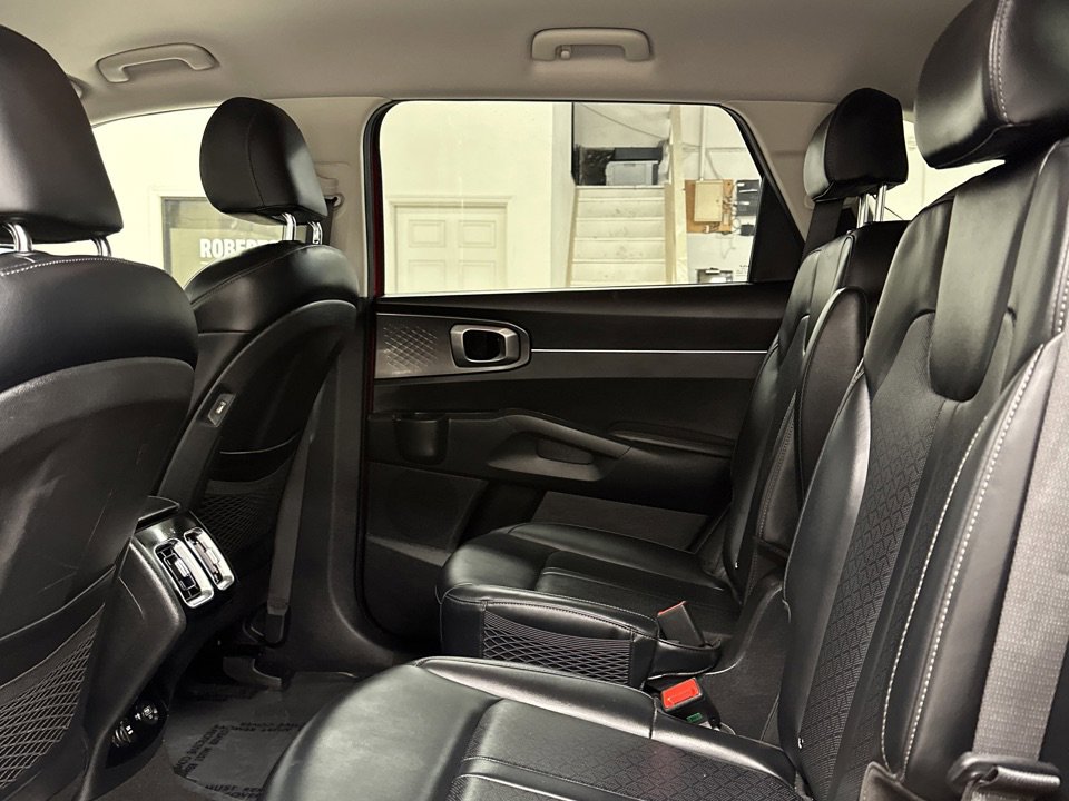 Used 2023 Kia Sorento EX image 12