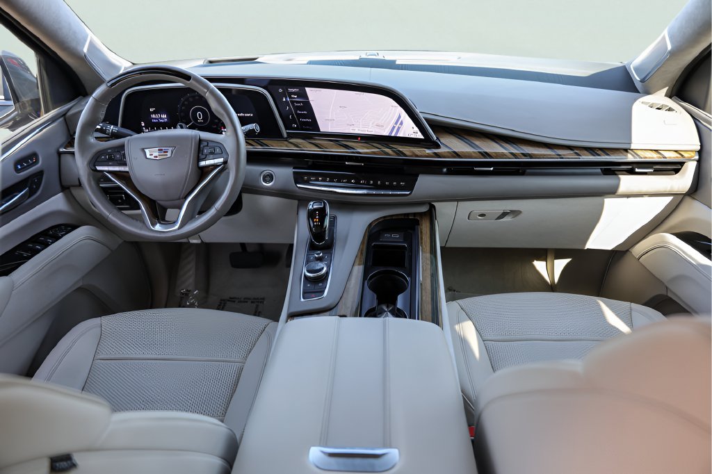 Used 2023 Cadillac Escalade Premium Luxury Platinum w/ LPO, Radiant Package RWD image 31